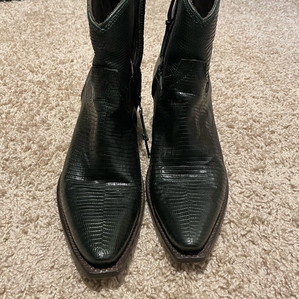 Tecovas “The Stevie” Women’s Lizard Emerald Dark Green Boots. Size 7.5